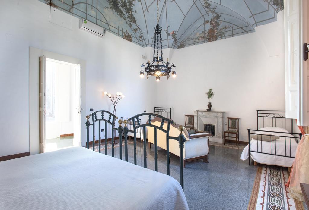 ミネルヴィーノ・ディ・レッチェ Palazzo Scarciglia - Dimora D'Epoca Bed & Breakfast エクステリア 写真