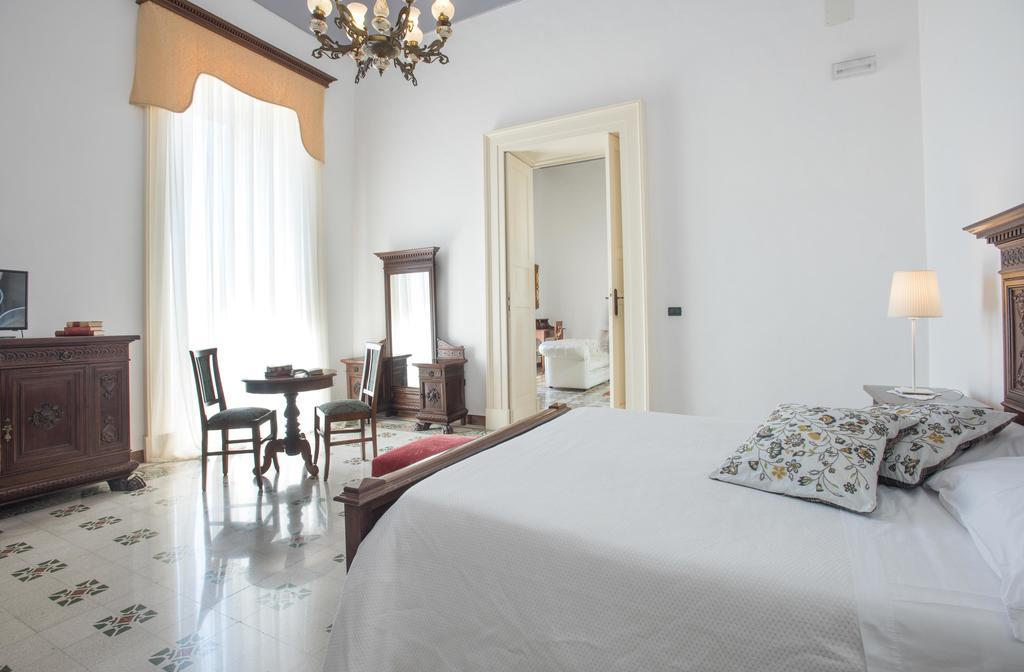 ミネルヴィーノ・ディ・レッチェ Palazzo Scarciglia - Dimora D'Epoca Bed & Breakfast エクステリア 写真