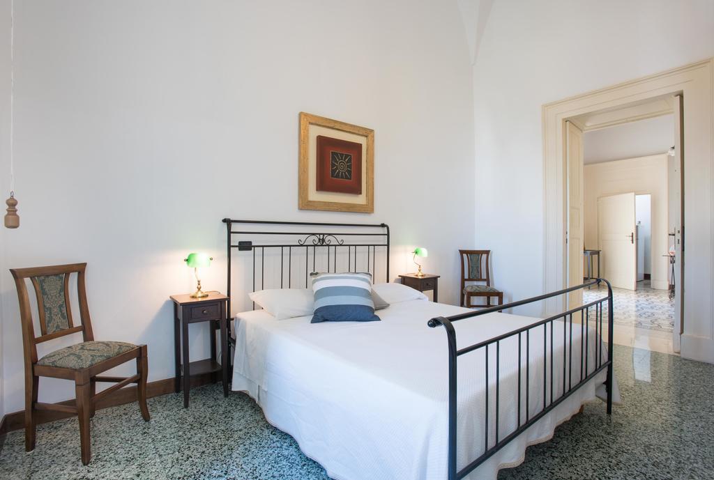 ミネルヴィーノ・ディ・レッチェ Palazzo Scarciglia - Dimora D'Epoca Bed & Breakfast エクステリア 写真
