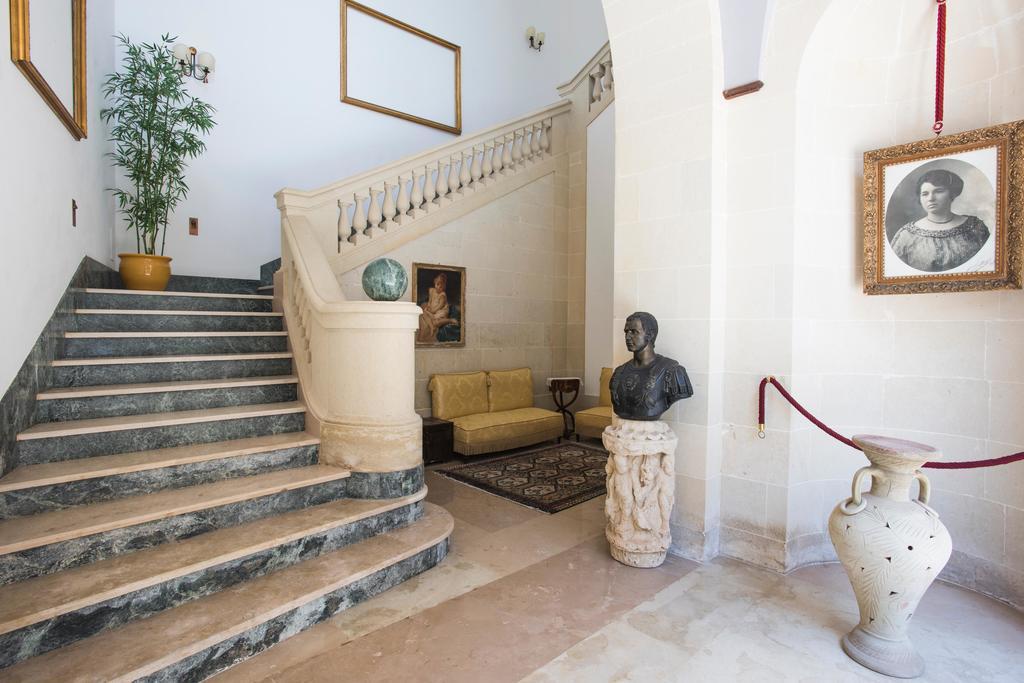 ミネルヴィーノ・ディ・レッチェ Palazzo Scarciglia - Dimora D'Epoca Bed & Breakfast エクステリア 写真