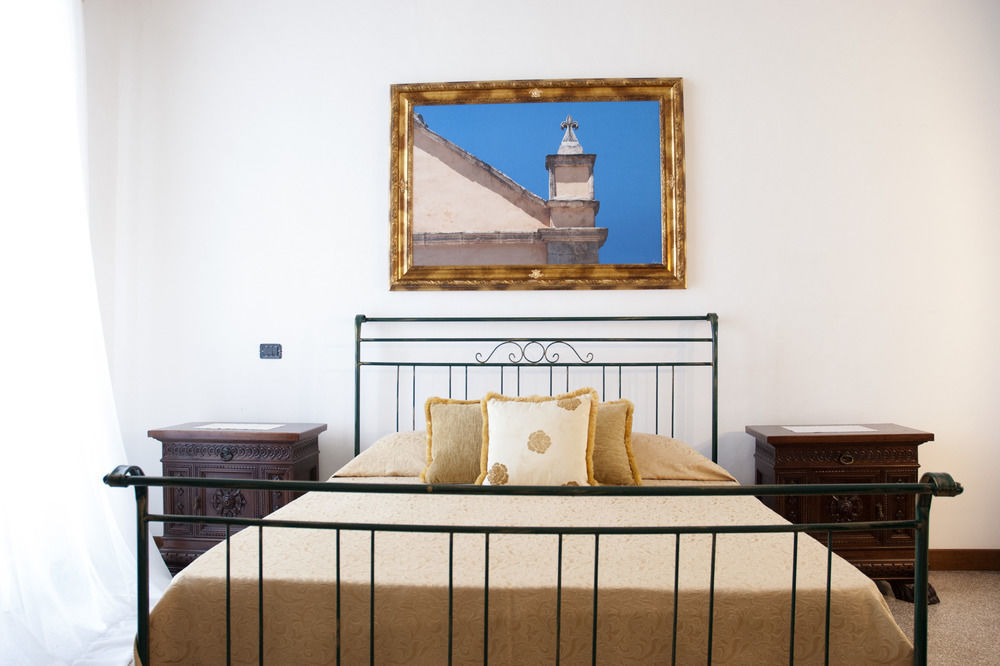 ミネルヴィーノ・ディ・レッチェ Palazzo Scarciglia - Dimora D'Epoca Bed & Breakfast エクステリア 写真