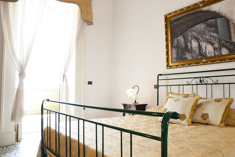 ミネルヴィーノ・ディ・レッチェ Palazzo Scarciglia - Dimora D'Epoca Bed & Breakfast エクステリア 写真